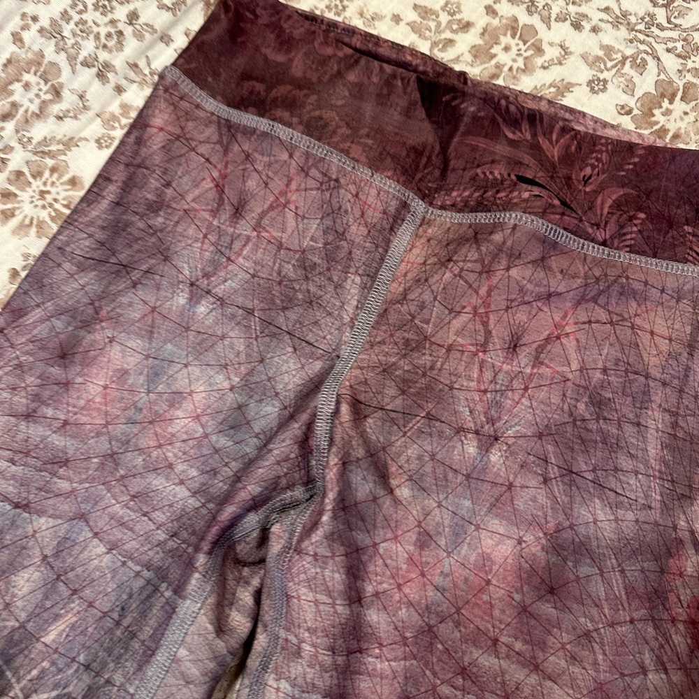 Beautiful Sacred Geometry Patterned Leggings Nwot - image 8